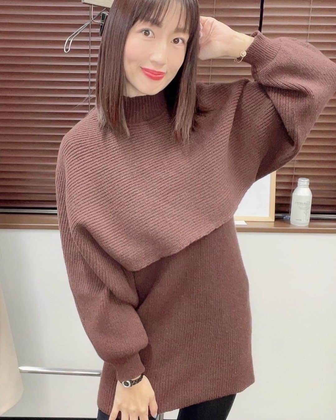 庄司ゆうこさんのインスタグラム写真 - (庄司ゆうこInstagram)「ハワイで髪の毛にダメージ与えてしまったので、ヘナトリートメントで髪の毛復活❣️ 色もだいぶ明るくなってきていたので、少し落ち着かせた色にしました☺️ 毎月定期的に行ってるから髪の状態がどんどん良くなっていってる✨ やはりメンテナンスは大事ですね(^^) @japanhenna_official   #ジャパンヘナ#japanhenna#ヘナカラー#ヘナ体験#美容院#pr#ヘナトリートメント#トリートメント#アーユルヴェーダ#ヘアケア#恵比寿#美容好きな人と繋がりたい」11月30日 10時53分 - yuko.shoji