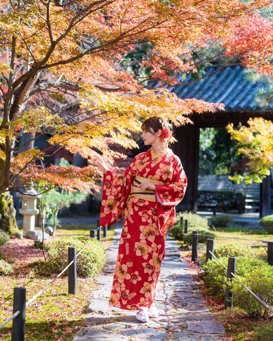 細沼紗花さんのインスタグラム写真 - (細沼紗花Instagram)「.  @yumekyoto.arashiyama さんのお着物で、秋の京都を堪能出来ました🚅🍁  京都の紅葉は別格すぎた  また来年も行けたらいいなぁ…💭🍁  . #京都#京都観光 #京都紅葉#夢京都 #紅葉#紅葉スポット」11月30日 18時25分 - sayaka_hosonuma