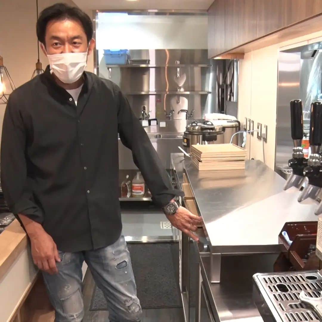 テレビ東京「ガイアの夜明け」さんのインスタグラム写真 - (テレビ東京「ガイアの夜明け」Instagram)「【ガイアの夜明け】  12月2日（金）　夜10時『いま動き出す！外食の”革命児”』  新たな挑戦に乗り出す人たち。 今回は、2人の外食の”革命児”に注目します。  とんかつ・かつ丼チェーン「かつや」のトップが去年独立。 自身で立ち上げた格安フレンチに、老舗中国料理店と組んだ あんかけ焼きそばの店まで…。その舞台裏に密着。 そして、繁盛居酒屋の仕掛け人が新たに挑む、地方を元気にする店。 まずは魅力度ランキング最下位常連の”あの県”を救うため立ち上がりました。 いま動き出した革命児たちの闘いの現場を追います。  ≪スタジオ≫ ブラウス、スカート#MACKINTOSHLONDON #COCOSHNIK ≪ロケ≫ コート#MACKINTOSHLONDON ニット#Soclose スカート#MACKINTOSHLONDON #COCOSHNIK ≪取材≫ #U.RAKATA #南国酒家 #ミナデイン #食堂HEY #しゃりま」12月1日 17時56分 - gaia_no_yoake