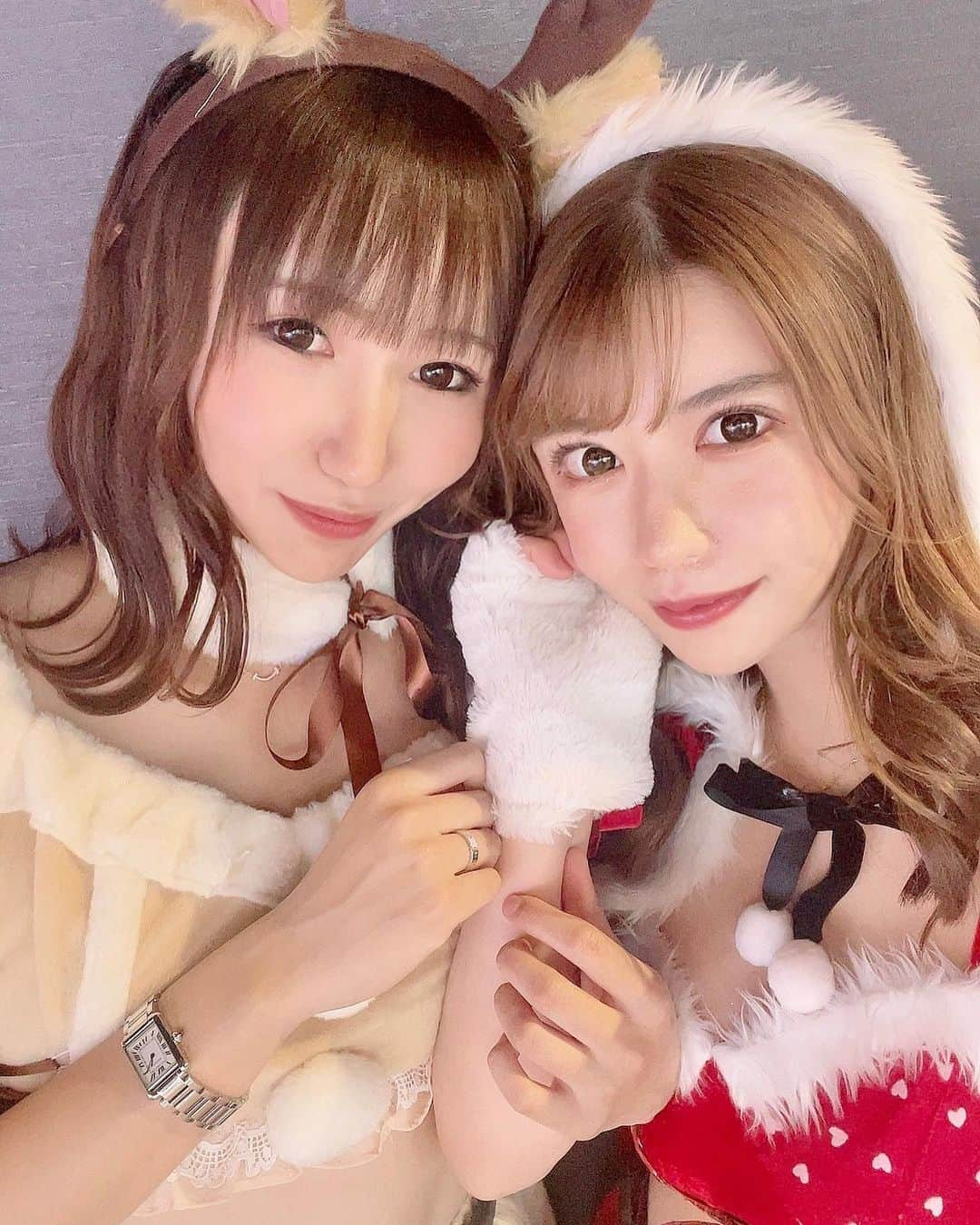 MIKIさんのインスタグラム写真 - (MIKIInstagram)「今日はゴルフウェアじゃないよ🫣😚 もぉすぐクリスマス🎄💝 サンタじゃなくてトナカイだょ🤤 みきの相棒サンタさん、可愛すぎだろー(〃ω〃)💕💕 大好き❤️🤤酒ヤクザ🍶🤣‼️❤️❤️  #クリスマス #くりすます #トナカイ #トナカイコス #トナカイコスプレ #サンタコス #サンタ #サンタコスプレ #かわいい #かわいい女の子と繋がりたい #あざとい系女子 #えろかわいい #あざとい #あざとかわいい #酒やくざ #酒ヤクザ #酒好きな人と繋がりたい #飲兵衛 #お酒好きな人と繋がりたい #お酒好き女子 #ゴルフ #ゴルフ女子 #ごるふ女子 #関西ゴルファー #関西ゴルフ女子 #関西ゴルファーと繋がりたい #関西ゴルフ女子と繋がりたい #ゴルフ女子と繋がりたい #ゴルフ好きな人と繋がりたい」12月2日 10時18分 - mktyy_golf