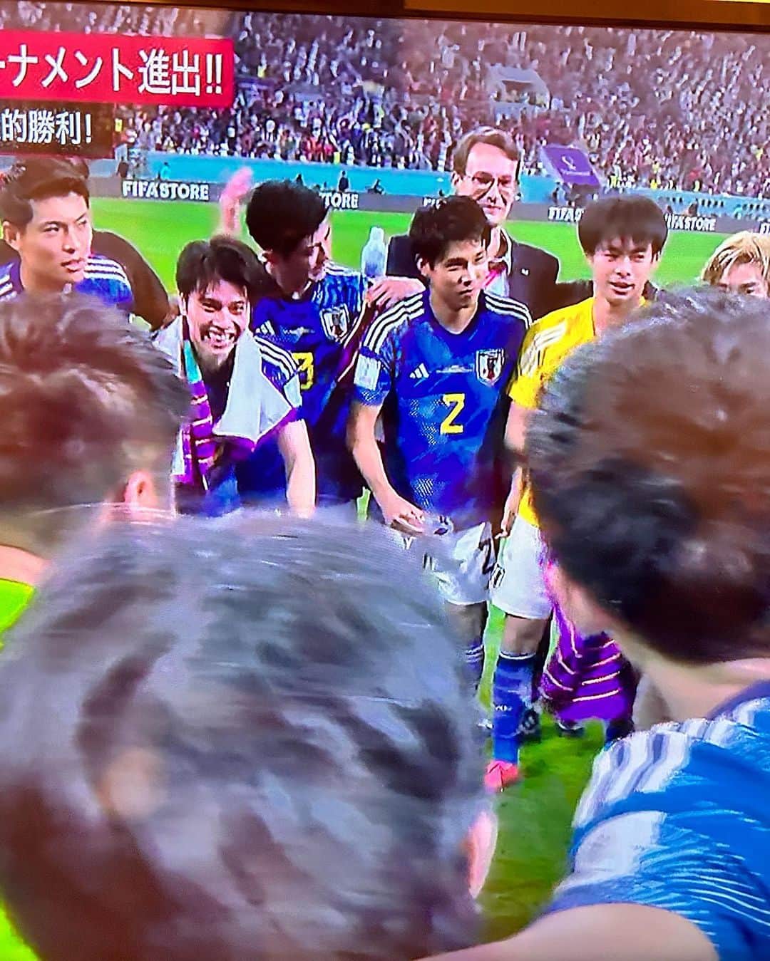 DJ MIYAさんのインスタグラム写真 - (DJ MIYAInstagram)「こんにちは😃サッカー日本代表⚽️ ブラボーーーー！！！今朝起きててよかったです💖スペインに勝った🇪🇸ほんっとほんっと見ててよかった❤️どきどきしたー！  日本代表決勝トーナメント進出だよ❤️ ブラボー祭り💖  ドイツの試合に似ていた 前半　1-0で　もうパスがうますぎて日本がボール持つ時間少なかったんです。 それでも前線で前田大然選手のトップからのプレッシャー凄かった！そして連鎖するようにみんなで連携した守備。  あの硬い雰囲気&だいじょうぶかなって空気から急に変化したのが後半すぐ  後半の流れの変わり方は三笘選手のドリブル突破に堂安選手も交代！  日本代表💖ついにスペインに勝ったーあああ❤️前半は本当に1-0になっちゃったときはほんっとだめかと思ったそのとき 後半やはりこの人がやってくれましたー！堂安選手！ゴーーーーーール💖⚽️有言実行って感じでした。ありがとうスーパーゴール！  そして田中！鷺沼小やフロンターレいっぱいいてお祭り嬉しい😃スタメンのうち5人がフロンターレ  #FIFAWorldCup  #ワールドカップカタール #サッカーワールドカップ2022 #FIFAWorldCup2022  #決勝トーナメント進出 #worldcupQATAR #サッカー #決勝 #奇跡 #カタール #サッカースペイン戦 #スペイン戦 #日本が勝利 #スペインに勝った　#日本おめでとう #サッカー観戦 #サッカーワールドカップ  #サッカー女子  #日本体育大学 #スポーツ好き #サッカー日本代表🇯🇵  #サッカー日本代表  #サッカーワールドカップカタール  #カタールワールドカップ #qatarworldcup #qatar2022  #Qatarwc #qatarworldcup2022」12月2日 16時07分 - dj_miya