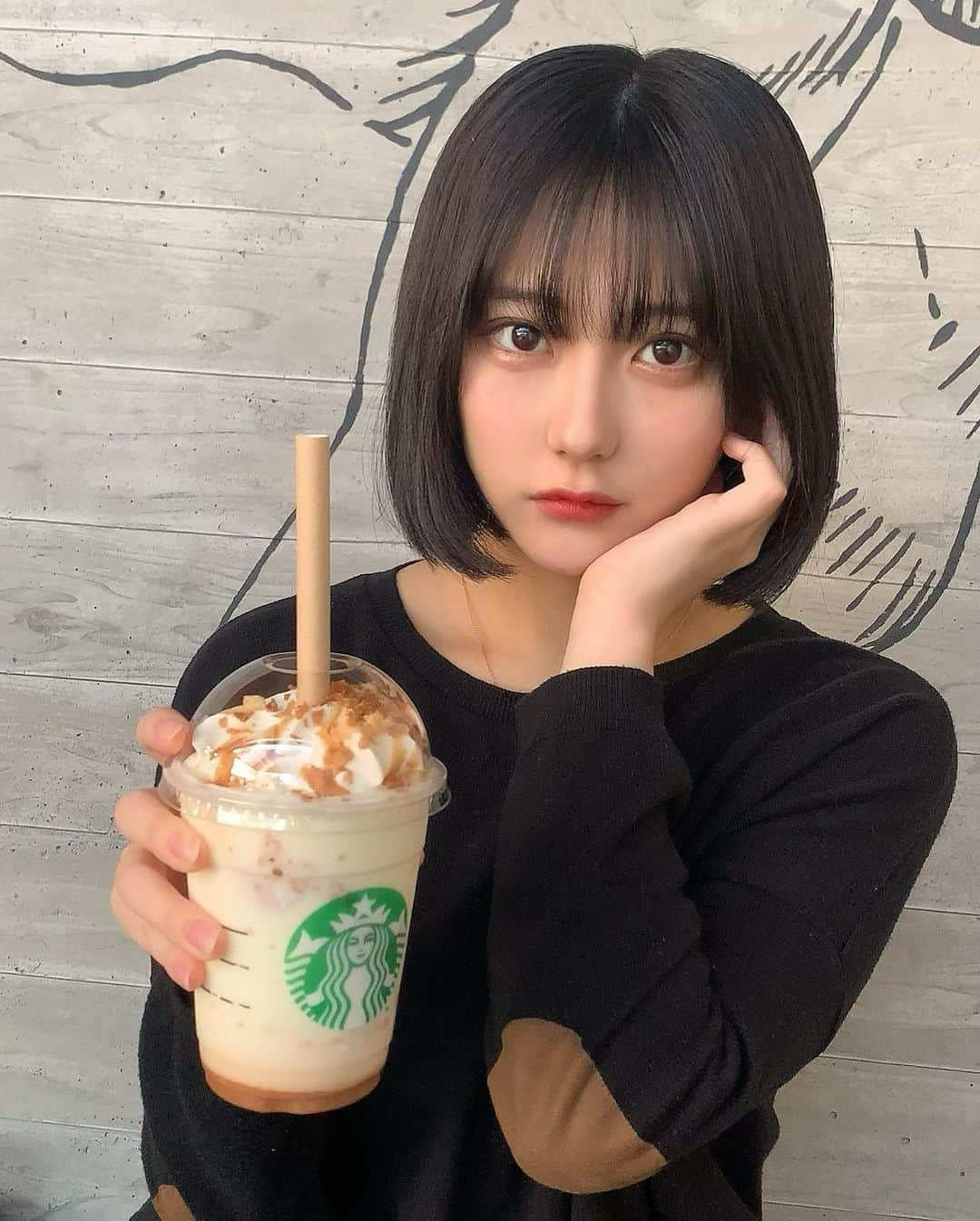 田中美久さんのインスタグラム写真 - (田中美久Instagram)「☕︎  #寒くなってきたね #でも冷たいのも飲むよ #フードはだいたい最近これ #スターバックス　 #おいしい #毎回新作必ず飲む」12月2日 17時51分 - mikumonmon_48