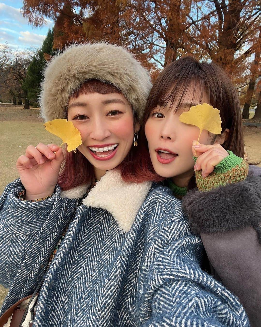 沢辺りおんさんのインスタグラム写真 - (沢辺りおんInstagram)「@naestagram_ と ピクニック☺️  #新宿御苑 #picnic  #寒すぎ」12月2日 19時53分 - rionsawabe