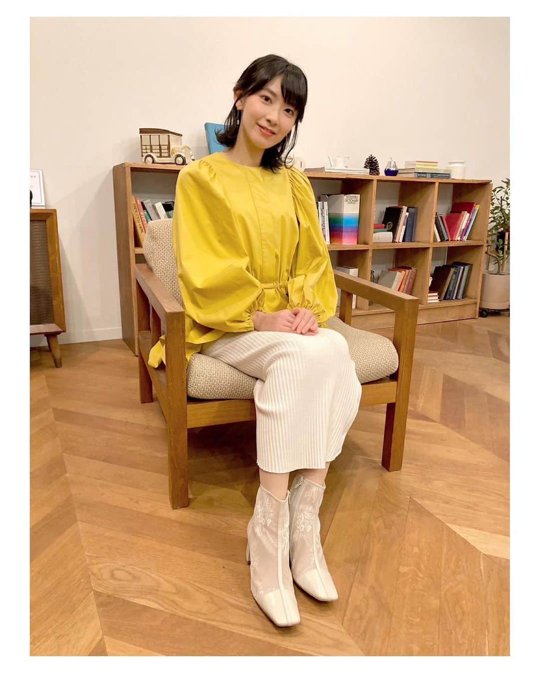檜山沙耶さんのインスタグラム写真 - (檜山沙耶Instagram)「🍠 イバラキセンス・ おうちで物産展 ～年末視聴者感謝祭🎉～ ご参加ありがとうございました♪  黄色は自分であまり選ばない色味なのですが、可愛い衣装を着ることができて幸せでした💛ニットスカートとシースルーのブーツもおしゃれ👢  そして今日はハーフアップにしていただきました🥰るんるん〜♪  hairmake: @ikuyo.hairmake さん stylist: @_marino_t さん  ありがとうございます♪  ✼••┈┈┈┈••✼••┈┈┈┈••✼  #茨城県 #いばキラTV #イバラキセンス  #おうちで物産展  #いばらき大使 #ウェザーニュース  #気象キャスター #アナウンサー衣装」12月2日 23時40分 - sayahiyama