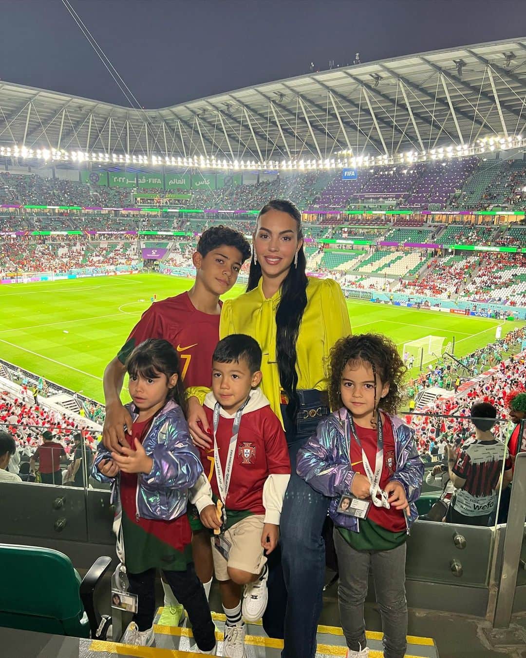 ジョルジーナ・ロドリゲスさんのインスタグラム写真 - (ジョルジーナ・ロドリゲスInstagram)「Mundial de Qatar 🇶🇦 ⚽️ #fifaworldcup」12月3日 5時02分 - georginagio