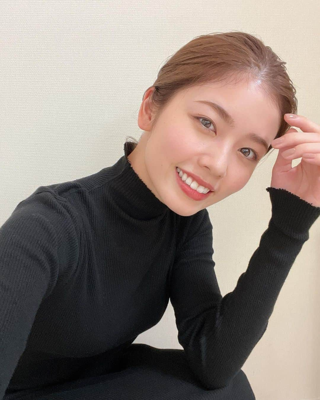 小芝風花さんのインスタグラム写真 - (小芝風花Instagram)「お知らせです📢 本日、12月3日（土） 日本テレビ　19:00〜 「ベストアーティスト」に出演させて頂きます☺︎ 22:00台の出演予定です(｡・・｡) ぜひご覧ください♪  #ベストアーティスト #城塚翡翠 #妖」12月3日 10時15分 - fuka_koshiba_official