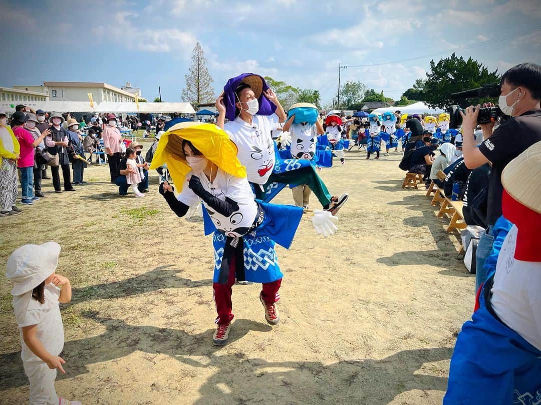酒井瞳さんのインスタグラム写真 - (酒井瞳Instagram)「#宮崎 の珍しいお祭り #へそ祭り  楽しかったなぁ😆‼️  ここでしか味わえない楽しさって大事だよね🤭  また来たい、また会いたい  そういうの沢山見つけていきたい😁  それにしてもへそ相撲のチャンピオン強すぎる。。。  悔しー🤣‼️  いくつになっても全力プレー✊‼️  #宮崎 #西都 #祭 #珍祭 #よかばん #へそ踊り #子供の視線 #気にしない」12月3日 13時16分 - s.sakaihitomi