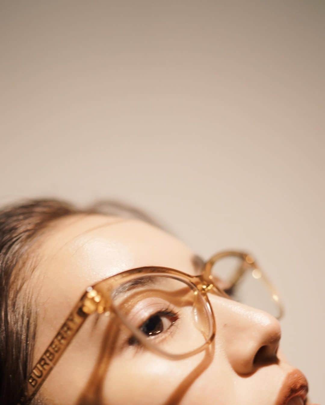 藤井夏恋さんのインスタグラム写真 - (藤井夏恋Instagram)「New  Burberry Eyewear.  抜け感のあるフレームデザインがお気に入り。  @burberry  @essilorluxottica  #burberryeyewear #burberry  #Ad」12月3日 17時55分 - fujiikaren_official