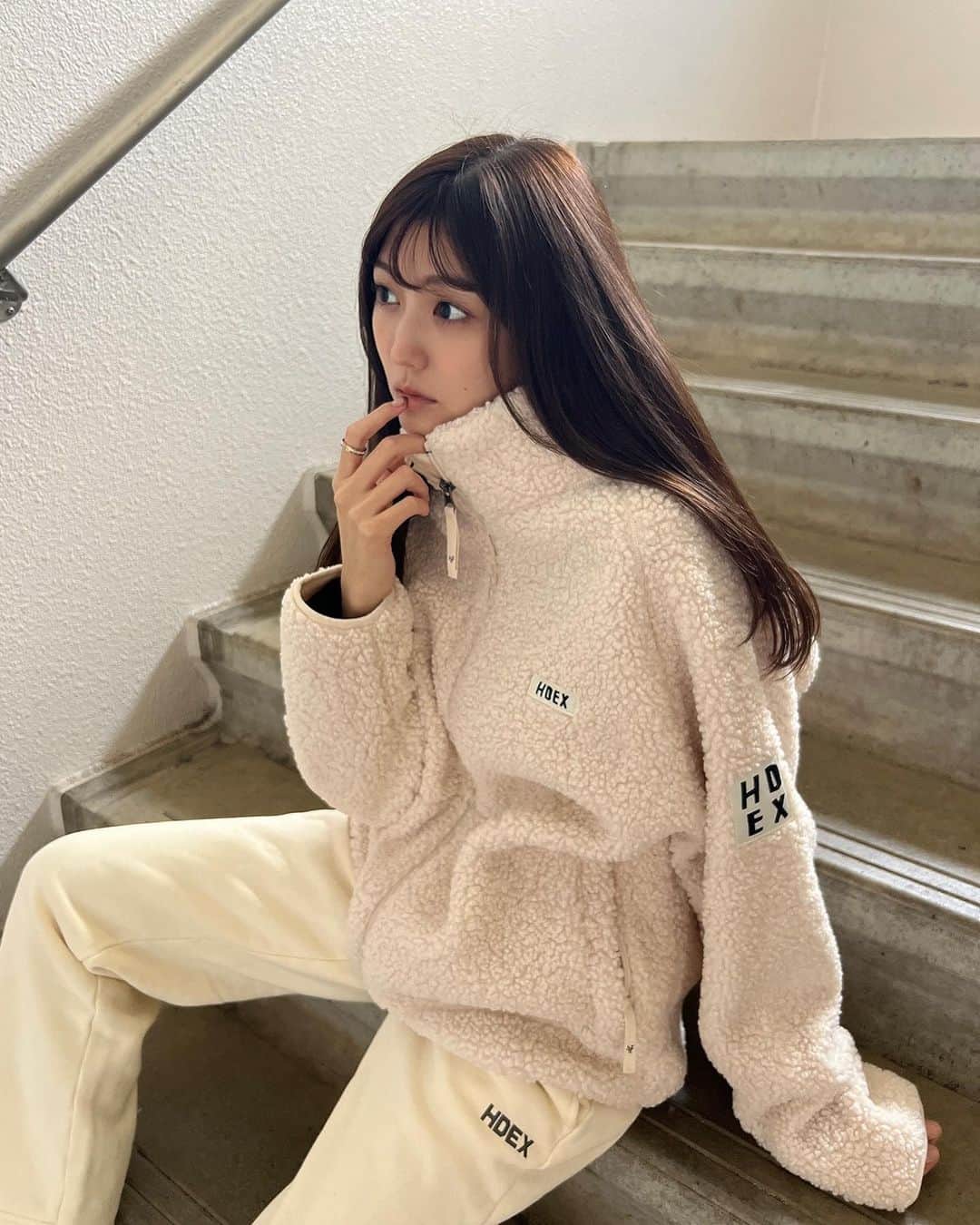 岩﨑名美さんのインスタグラム写真 - (岩﨑名美Instagram)「まっしろの日。🧚🏻‍♂️🤍🤍 トレーニングに着てったり、普段もカジュアルに着れてかわいい🥺  #hdex #hdx #エイチデックス  #トレーニングウェア #ジム #韓国ファッション」12月3日 19時13分 - nami_iwasaki
