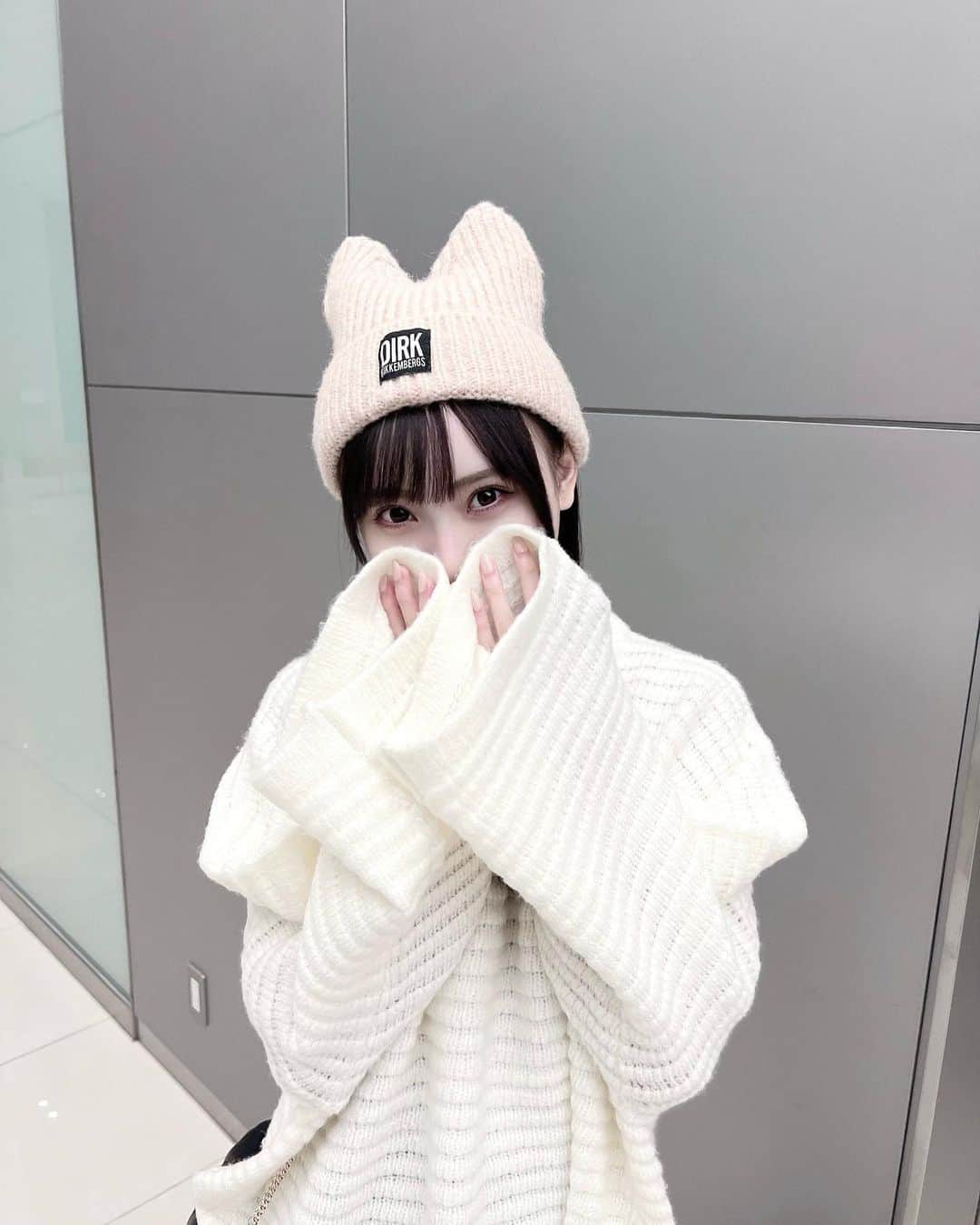 梅山恋和さんのインスタグラム写真 - (梅山恋和Instagram)「☺︎  ねこ耳ニット帽🐈‍⬛💭  どうですか〜？  #猫耳#ニット帽#ニット」12月3日 21時23分 - cocona_umeyama
