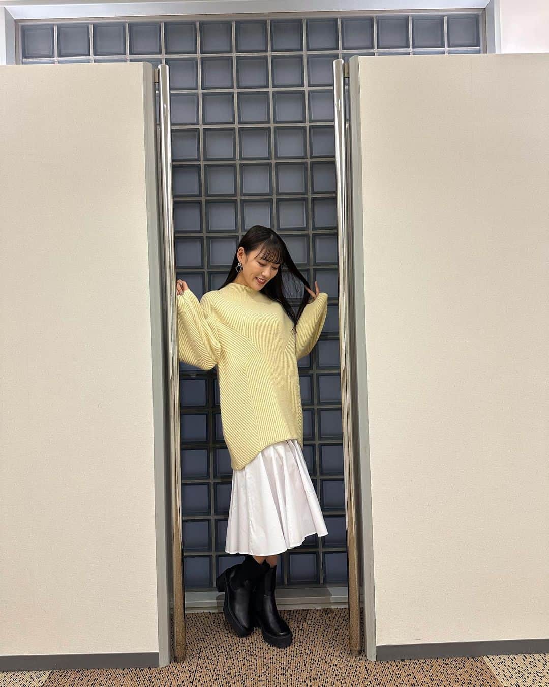 高城れにさんのインスタグラム写真 - (高城れにInstagram)「ストレートもどうですかー？  #🏅 #ストレートヘア」12月4日 15時43分 - takagireni_official