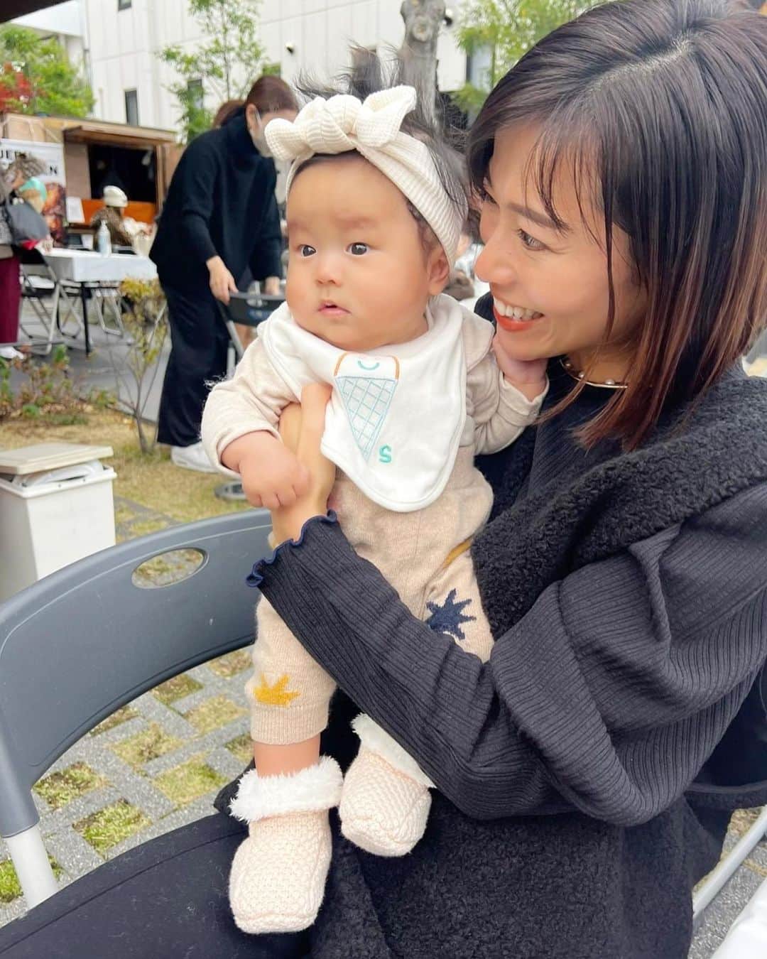 Mai Wakimizuさんのインスタグラム写真 - (Mai WakimizuInstagram)「昨日は @wrium_jpのクリスマスイベントへ♡毎年12月に楽しみにしてるイベントの一つ♡この時期何かと使える @threem.officialのクリスマストッパーと、セレクトで置いてる子供服をあれやこれやとお買い物♡待ち合わせしてなくてもお友達が大集合でワチャワチャと楽し過ぎた＼(^o^)／娘は @masacoshonakaにお祝いでもらった上下wriumコーデでしっかり参加でした♡私のcoordinateは最後に♡ #wrium#生後4ヶ月#女の子ベビー#女の子ママ」12月5日 8時42分 - wakkin__m