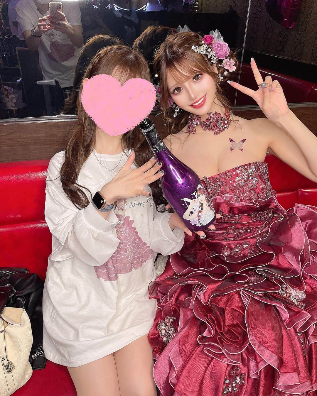 桜咲乃愛さんのインスタグラム写真 - (桜咲乃愛Instagram)「来てくれた女の子達💓🥰  載せきれないからまずは縦写真で載せれるのだけ🥺💓💓💓✨  皆会いに来てくれて嬉しかった😭💓💓💓✨大好き🥰❤️‍🔥！  愛され人生💕🎀✨  #Birthday#BirthdayEvent#バースデー#歌舞伎町#歌舞伎町キャバ嬢 #桜咲乃愛」12月5日 13時03分 - noasama1101