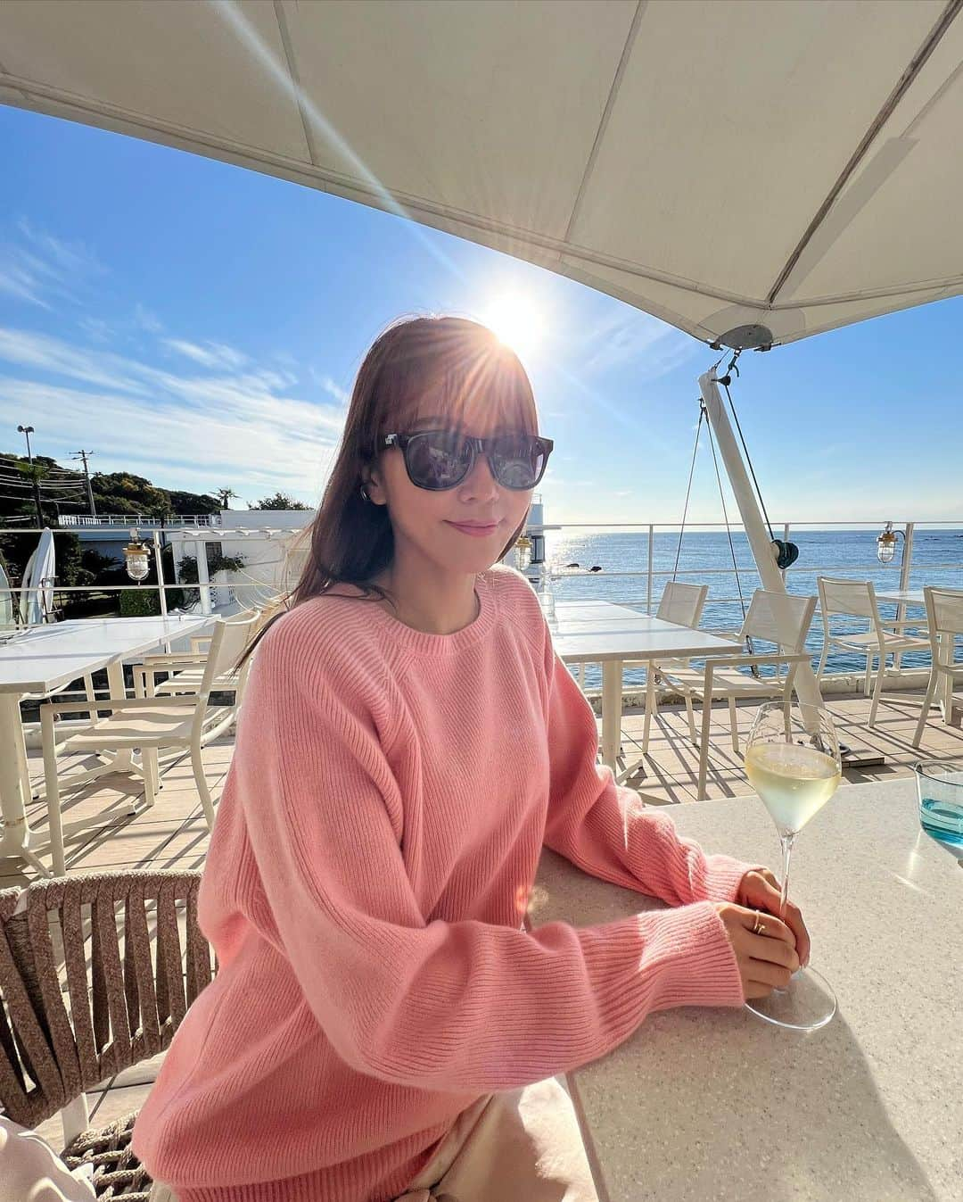 佐野真彩さんのインスタグラム写真 - (佐野真彩Instagram)「逗子の佐島でランチ🍴 テラスで海を眺めながら🥂 眩しすぎてサングラスの貸し出しがありました。笑  さて、今週も始まりました！ 投稿が溜まっているのでインスタもアップしていきます🥰  #逗子ランチ　#逗子グルメ　#cadune #佐島ランチ　#佐島グルメ　#azzurramaresajima」12月5日 13時15分 - sano.maya