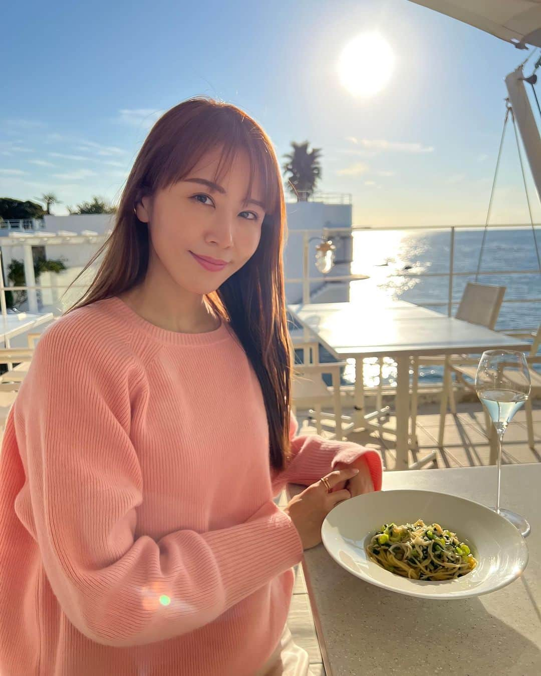 佐野真彩さんのインスタグラム写真 - (佐野真彩Instagram)「逗子の佐島でランチ🍴 テラスで海を眺めながら🥂 眩しすぎてサングラスの貸し出しがありました。笑  さて、今週も始まりました！ 投稿が溜まっているのでインスタもアップしていきます🥰  #逗子ランチ　#逗子グルメ　#cadune #佐島ランチ　#佐島グルメ　#azzurramaresajima」12月5日 13時15分 - sano.maya