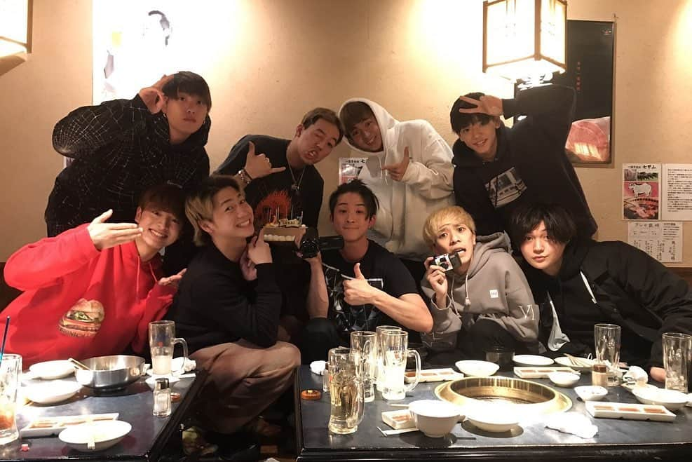 中島颯太さんのインスタグラム写真 - (中島颯太Instagram)「FANTASTICS from EXILE TRIBE デビュー4周年🌻  応援してくださるみなさん 心から いつも本当にありがとうございます✨  このグループにいれて たくさんの方と繋がれて これからも夢を追いかけられることが 本当に幸せです😭  "FANTASTICS" この存在が少しでも誰かの力になるのなら どこまでもいつまでも歌い続けたいです🎤 活動し続けたいです🔥  これからも一緒に歩んでいきましょう‼️  #FANTASTICS #fanfanproject #fantastic9  #ファンタちゃん祝4歳  #ファンタのFC #中島颯太」12月5日 16時25分 - sotanakajima_official