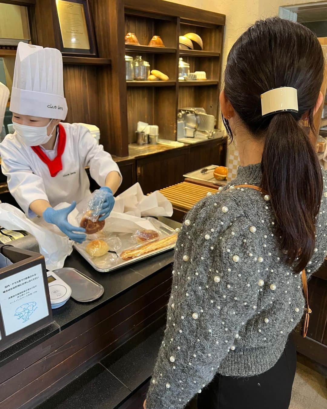 まいまいさんのインスタグラム写真 - (まいまいInstagram)「*＊ 琵琶湖近くのカフェ☕️🥐 「CLUB HARIE J'oublie le temps」 バウムクーヘンで有名なクラブハリエの パン専門店みたいで行ってきたよ✨ 可愛い店内でパンの種類も豊富で 視覚も味覚も楽しめた〜( ˊᵕˋ )❤️  @nori247 食材カットするの下手説。笑 . #まいごるふ#ぐるめ#カフェ#グルメ女子#ゴルフ女子#滋賀グルメ#琵琶湖カフェ#クラブハリエ#クラブハリエジュブリルタン#CLUBHARIE#gourmet#maigolf#cafe#bakery#coffee#tea#morning#branch#lunch」12月5日 17時40分 - ___maigolf___