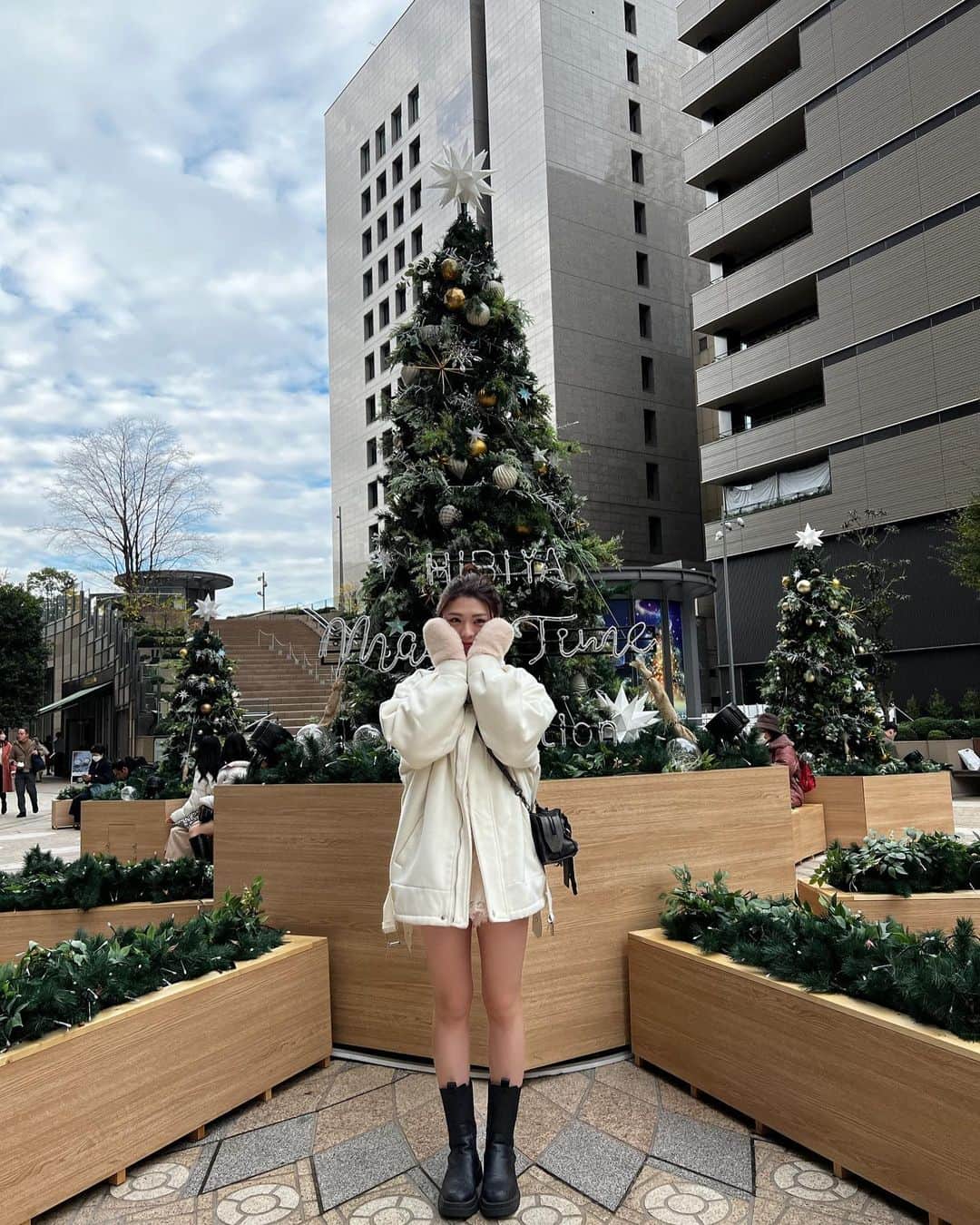 井手上漠さんのインスタグラム写真 - (井手上漠Instagram)「冬のにおいがしてきたから、クリスマスツリーを買った。」12月5日 18時22分 - baaaakuuuu