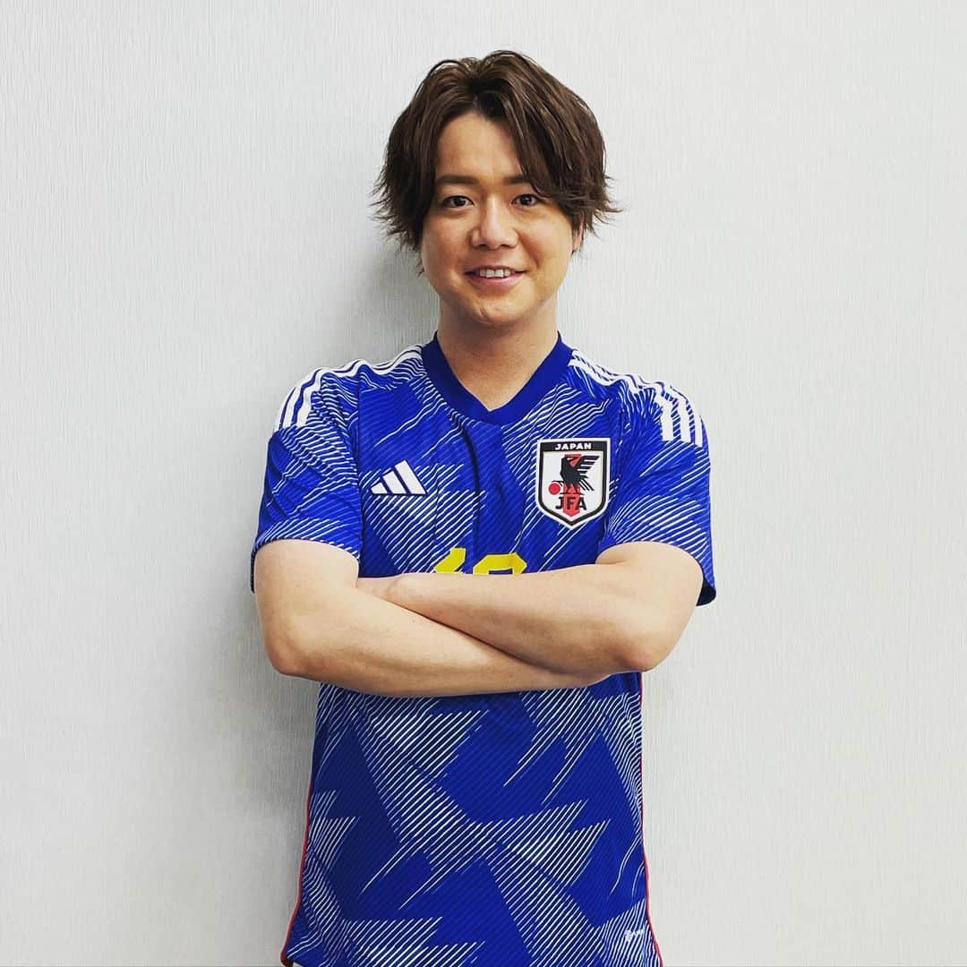 しゅうぺいさんのインスタグラム写真 - (しゅうぺいInstagram)「サッカー日本代表を応援します✨ 一緒に戦いましょう⚽️ 熱くなれーー🔥🔥🔥  #worldcup #SAMURAIBLUE #daihyo  #soccer  #football #JFA #日本代表 #サッカー日本代表 #Qatar #Qatar2022 #シュウペイポーズ」12月5日 18時33分 - pekopa.shupei