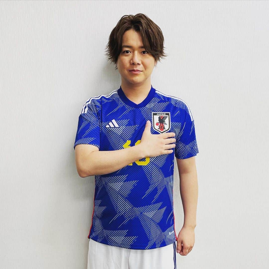 しゅうぺいさんのインスタグラム写真 - (しゅうぺいInstagram)「サッカー日本代表を応援します✨ 一緒に戦いましょう⚽️ 熱くなれーー🔥🔥🔥  #worldcup #SAMURAIBLUE #daihyo  #soccer  #football #JFA #日本代表 #サッカー日本代表 #Qatar #Qatar2022 #シュウペイポーズ」12月5日 18時33分 - pekopa.shupei