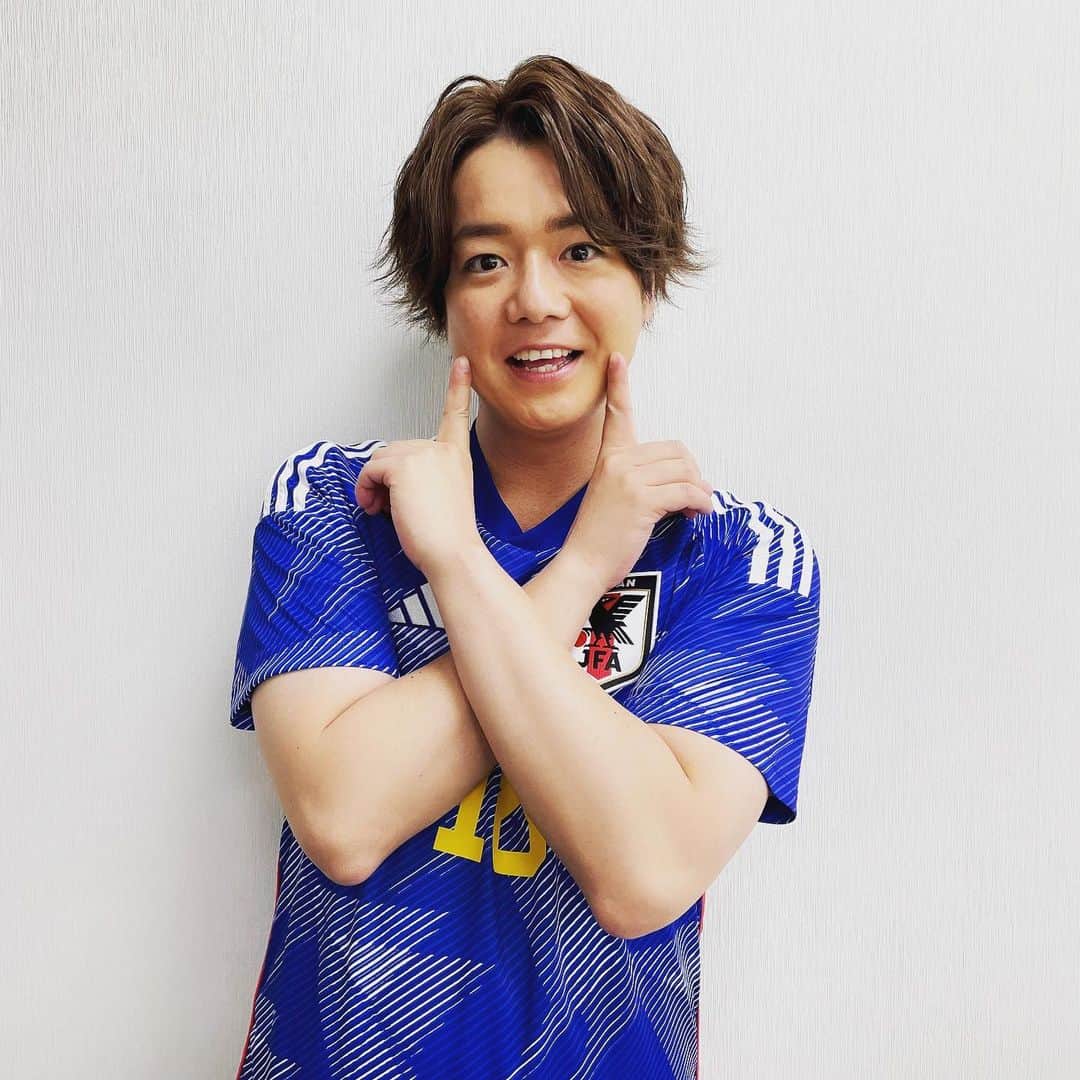 しゅうぺいさんのインスタグラム写真 - (しゅうぺいInstagram)「サッカー日本代表を応援します✨ 一緒に戦いましょう⚽️ 熱くなれーー🔥🔥🔥  #worldcup #SAMURAIBLUE #daihyo  #soccer  #football #JFA #日本代表 #サッカー日本代表 #Qatar #Qatar2022 #シュウペイポーズ」12月5日 18時33分 - pekopa.shupei
