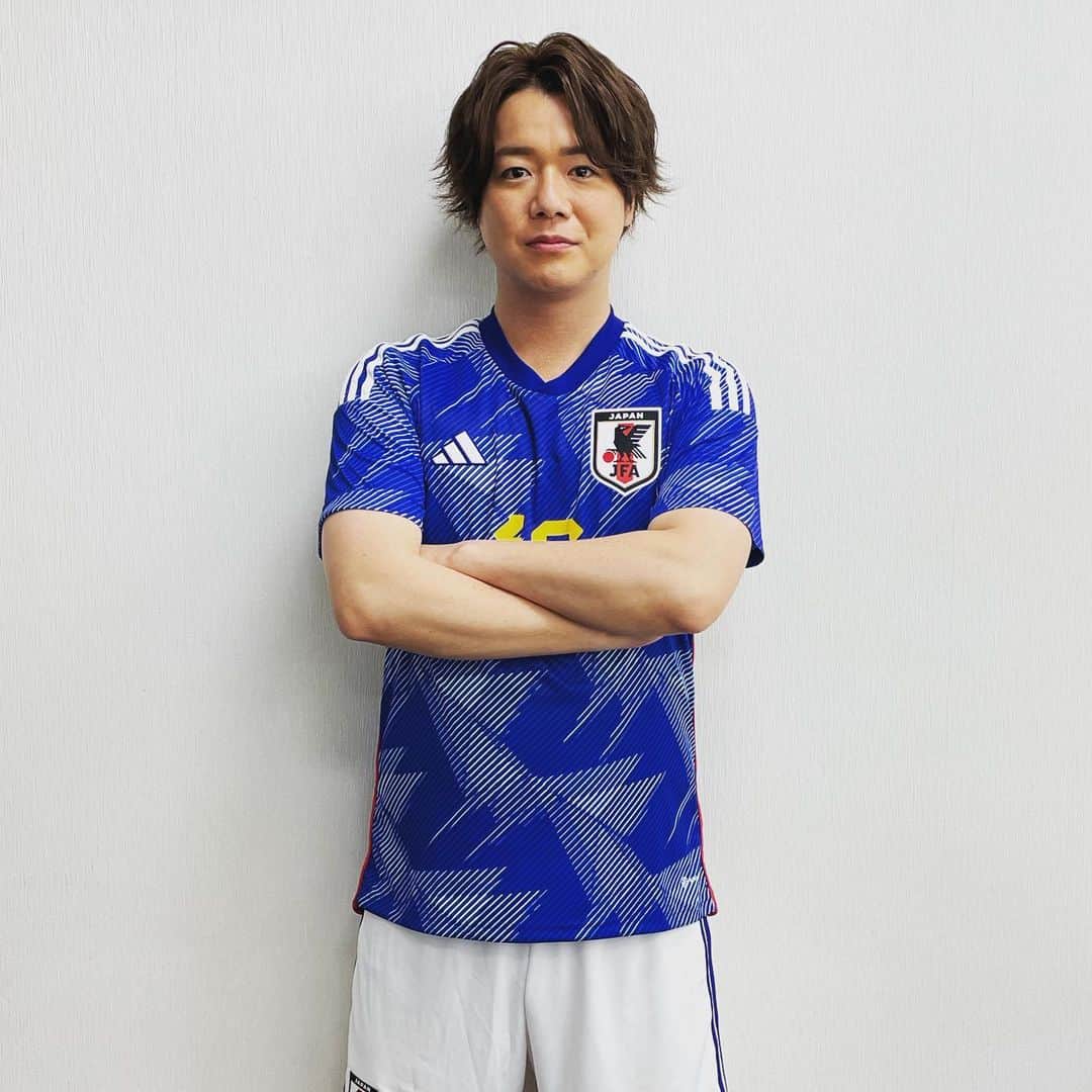 しゅうぺいさんのインスタグラム写真 - (しゅうぺいInstagram)「サッカー日本代表を応援します✨ 一緒に戦いましょう⚽️ 熱くなれーー🔥🔥🔥  #worldcup #SAMURAIBLUE #daihyo  #soccer  #football #JFA #日本代表 #サッカー日本代表 #Qatar #Qatar2022 #シュウペイポーズ」12月5日 18時33分 - pekopa.shupei