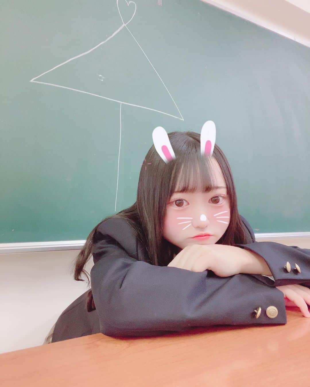 Ririkaさんのインスタグラム写真 - (RirikaInstagram)「もうすぐ三者面談😵‍💫😵‍💫」12月5日 19時30分 - 0027_rika