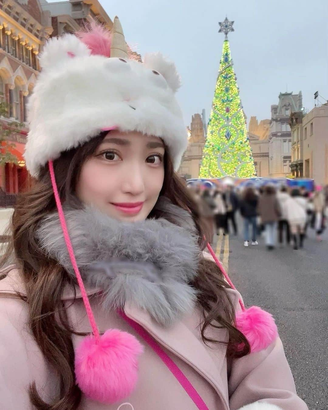 原かれんさんのインスタグラム写真 - (原かれんInstagram)「᯽ 🦄🤍❄️☁️🎄 . . . . 🎪universal studios JAPAN (USJ) @universal_studios_japan  . . . . . . . #原かれん #かれんたん  #idol  #ユニバ #ユニバコーデ #ユニバカチューシャ #ユニバーサルスタジオジャパン #usjファン #mercuryduo #マーキュリーデュオ #ootd  #유니버셜스튜디오 #冬コーデ #今日のコーデ #ぴろコーデ  #01 #usj #usjフォトスポット #ユニバ写真部 #ユニバ好きと繋がりたい  #女子力委員長 #ミニオン #ミニオンコーデ #ユニバコーデ」12月5日 21時08分 - karen_hara315