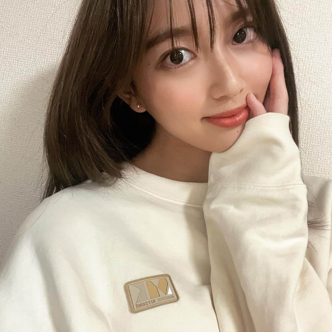 間瀬遥花さんのインスタグラム写真 - (間瀬遥花Instagram)「. 楽チンにいきたい日はスウェット着るに限る！ . . . #maisonkitsune #kitsune #maisonkitsuné #スウェット #メゾンキツネ #キツネ #スウェットプルオーバー #スウェット女子 #冬アイテム #キツネ女子 #maisonkitsunejapan #白スウェット」12月5日 21時58分 - maseharu_929