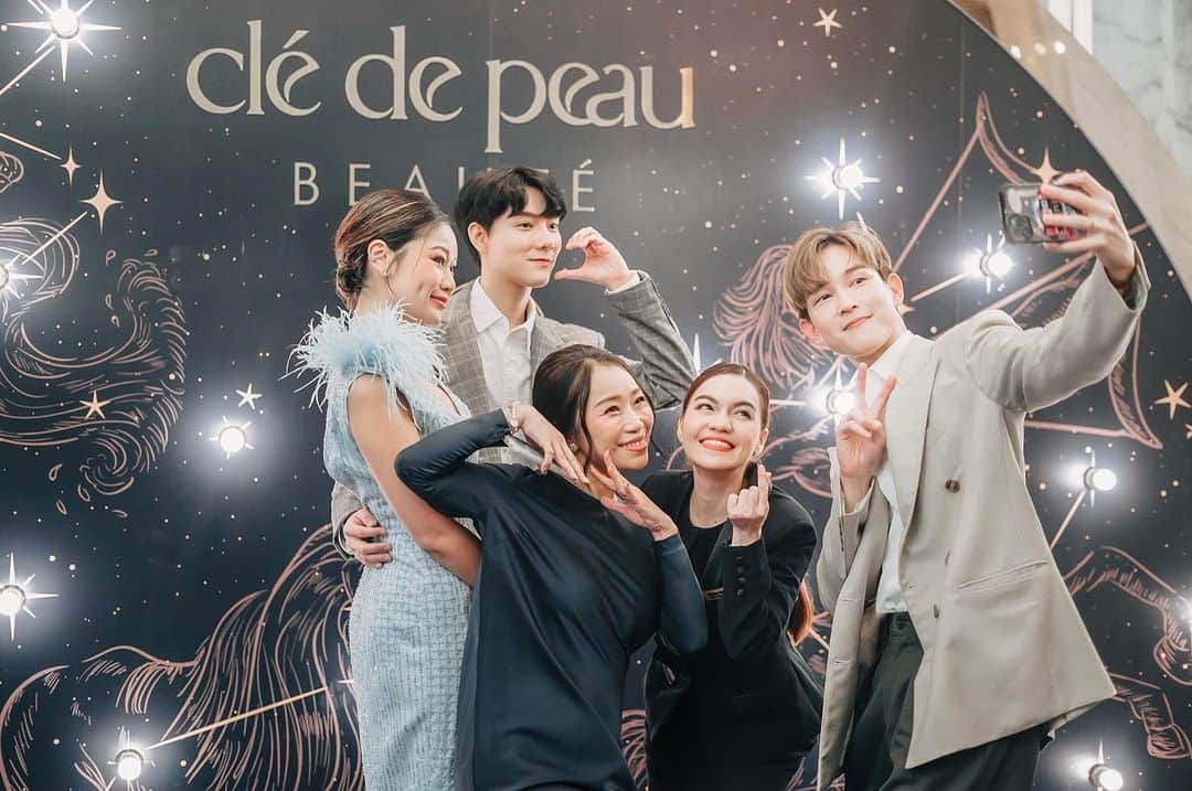NEWYEARさんのインスタグラム写真 - (NEWYEARInstagram)「Happy 40th anniversary @cledepeaubeaute thank you for invite us to join this celebrate💗🎂 #cledepeaubeaute #CledePeauBeauteThailand」12月5日 23時12分 - newyear_kitiwhut