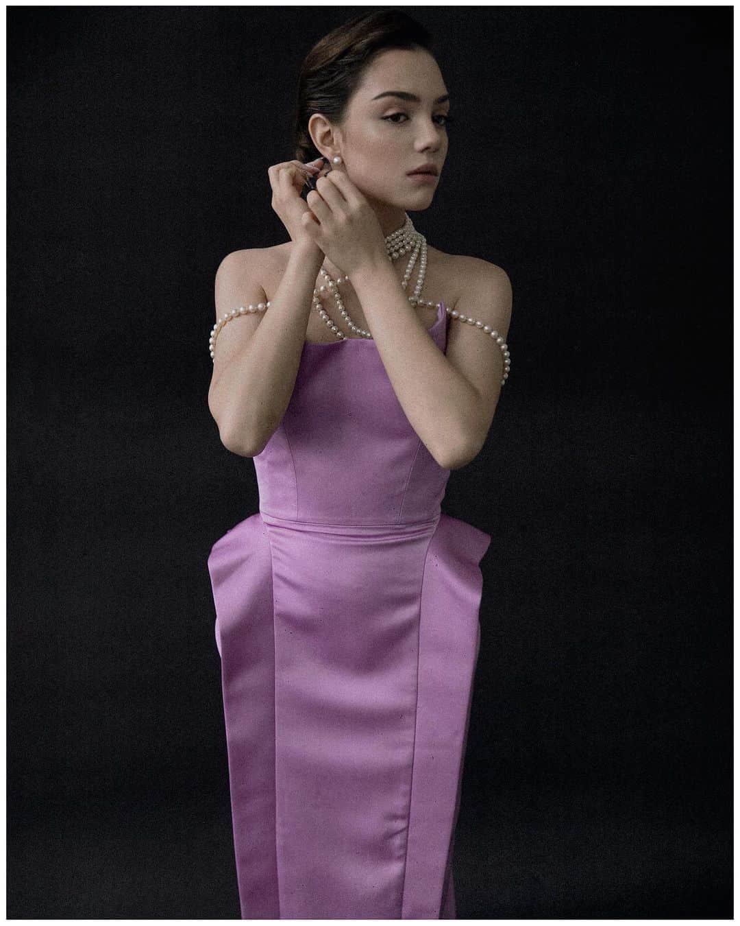 エフゲニア・メドベージェワさんのインスタグラム写真 - (エフゲニア・メドベージェワInstagram)「Pt. 2 In pink dress .  ph: @dimaermuzevich  muah: @ira_art_mua  style: @dealnost」12月5日 23時32分 - jmedvedevaj