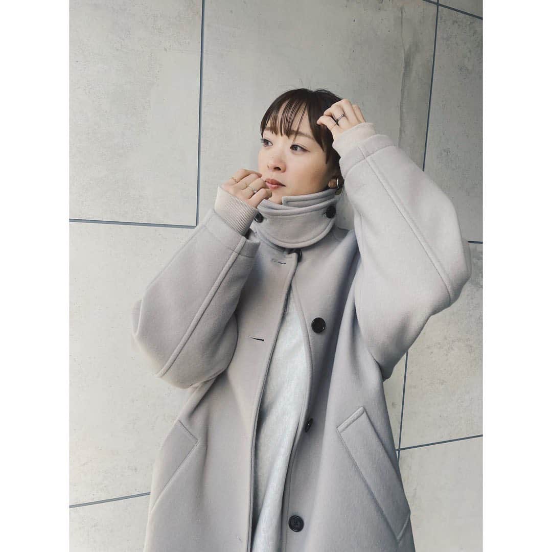 野尻美穂さんのインスタグラム写真 - (野尻美穂Instagram)「waiのコート、首あったかくて最高だよ、、🥹✨ 丈もそうだけど、ちゃんとあたたかく着れます！ 寄りの写真は袖にリブ付いてるの見せたくてこうなりました😇  #wai_ships」12月6日 19時05分 - miho_cocoa
