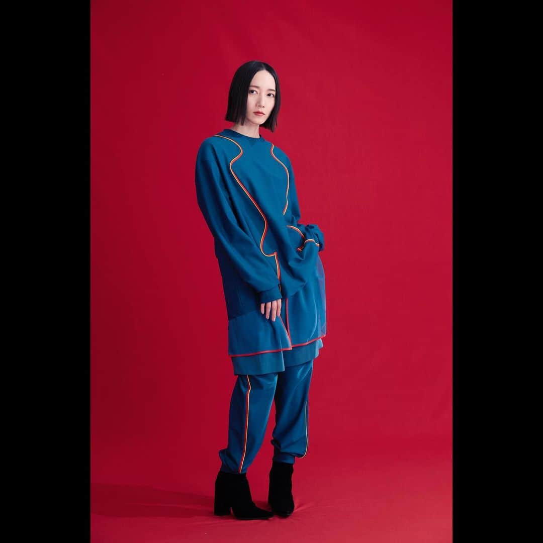 Perfumeさんのインスタグラム写真 - (PerfumeInstagram)「2022年12月13日で5周年を迎える『Perfume Closet』の記念すべき第７弾となる新作コレクションが公開👏 アパレルラインでは「Flow」・「Time Warp」・「Cling Cling」・「Spending all my time」4楽曲のインスパイアードアイテムを展開🕊🫧 さらに楽曲タイトルのロゴを自由に組み合わせて着用するできる"片sock"🧦ほか 全57種の商品の販売が決定🫶🏻  12/13(火)10:00〜A!SMARTにて販売スタート& 同日よりラフォーレ原宿にてPOPUP SHOPの開催も決定🎉 飲食店舗とのコラボも実施します🍹‼️ ぜひお立ち寄りください💁‍💁‍♀️  ◆POPUP SHOPのご案内 東京 ラフォーレ原宿2F CONTAINER 12/13(火)～12/19(月)11:00～20:00 ※12月19日(月)は19:00閉店となります。  2023年1月名古屋・広島/2月博多・京都/3月大阪・札幌でも順次開催予定。 店舗の詳細が決まり次第、Perfume Closetオフィシャルサイトにてご案内いたします。 ※開催時期やエリアは変更になる場合がございます。  Happy to share the Perfume Closet new collection commemorating its 5th anniversary on Dec.13 2022🎉 Items inspired by “Flow”, ”Time Warp”,”Cling Cling” and “Spending all my time” will be available at A!SMART from Dec, 13 at 10:00 a.m. (JP)  More info- link in bio.🔗  #PerfumeCloset #prfm」12月6日 19時06分 - prfm_official