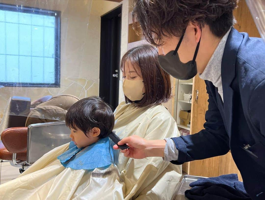 大津祐樹さんのインスタグラム写真 - (大津祐樹Instagram)「・ こゆうきパパの美容室デビュー✂️✂️  #👶頑張りました #ヘアリゾートエーアイ #Ai #井澤くんありがとう」12月6日 20時41分 - o2yuki