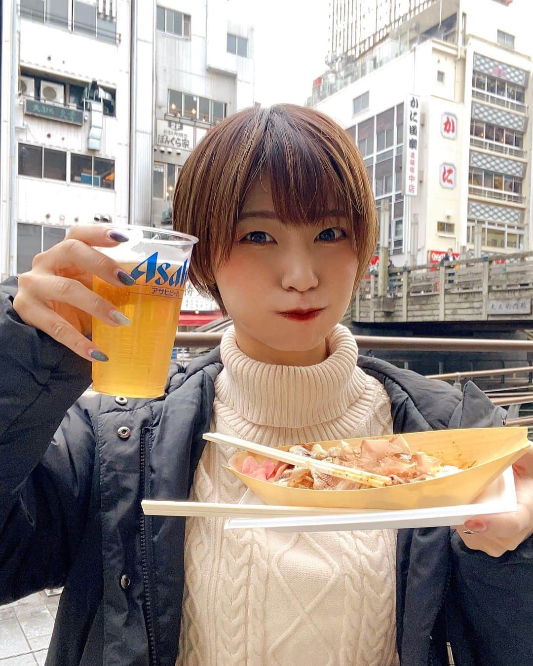 小坂田純奈さんのインスタグラム写真 - (小坂田純奈Instagram)「大阪のたこ焼きとビールで優勝🏆🔥  本番のたこ焼き最高やで☺️❤️‍🔥  #大阪観光 #ビール女子 #お酒好き女子 #酒好き女子 #ビール好き #ビール好き女子 #ひとり旅 #ひとり旅女子」12月6日 21時38分 - official_junata