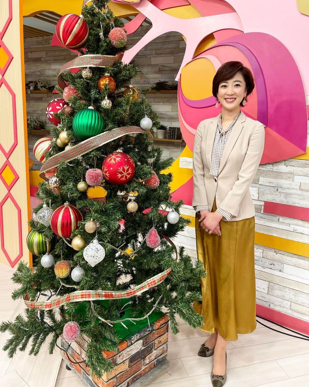 池尻和佳子さんのインスタグラム写真 - (池尻和佳子Instagram)「RKBアナウンサーが載っている卓上カレンダー2023が出来上がりました。真ん中にいる宮脇アナは、しばらくお休みですが、引き続き「タダイマ！」をよろしくお願いします🍀」12月7日 14時55分 - wakako_ikejiri_rkb