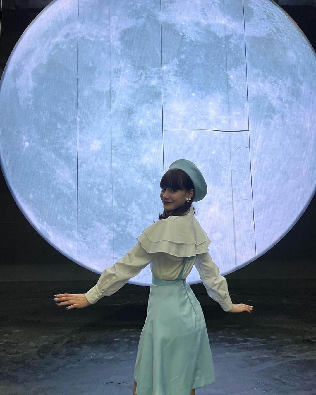 NiziUさんのインスタグラム写真 - (NiziUInstagram)「今年の冬はBlue Moonを聞いて温まってね❄️💙  올해 겨울은 Blue Moon듣고 따뜻하게 지내요❄️💙  Hope Blue Moon is your go-to winter song this year❄️💙  #niziu #withu #nina #Blue_Moon #❄️💙」12月7日 18時14分 - niziu_artist_official