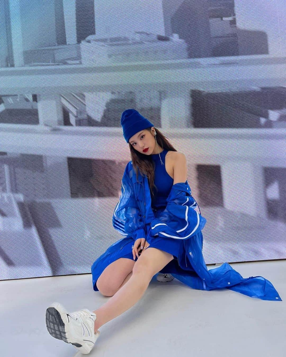 ITZYさんのインスタグラム写真 - (ITZYInstagram)「MAYBELLINE NEW YORK💙」12月7日 20時19分 - itzy.all.in.us