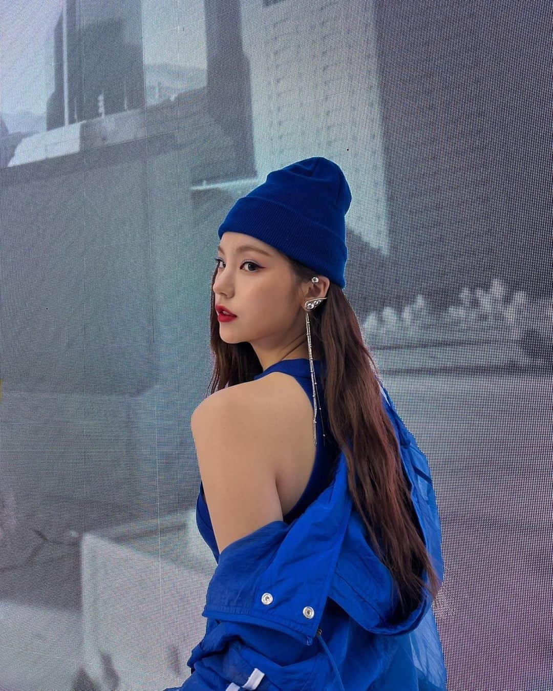 ITZYさんのインスタグラム写真 - (ITZYInstagram)「MAYBELLINE NEW YORK💙」12月7日 20時19分 - itzy.all.in.us