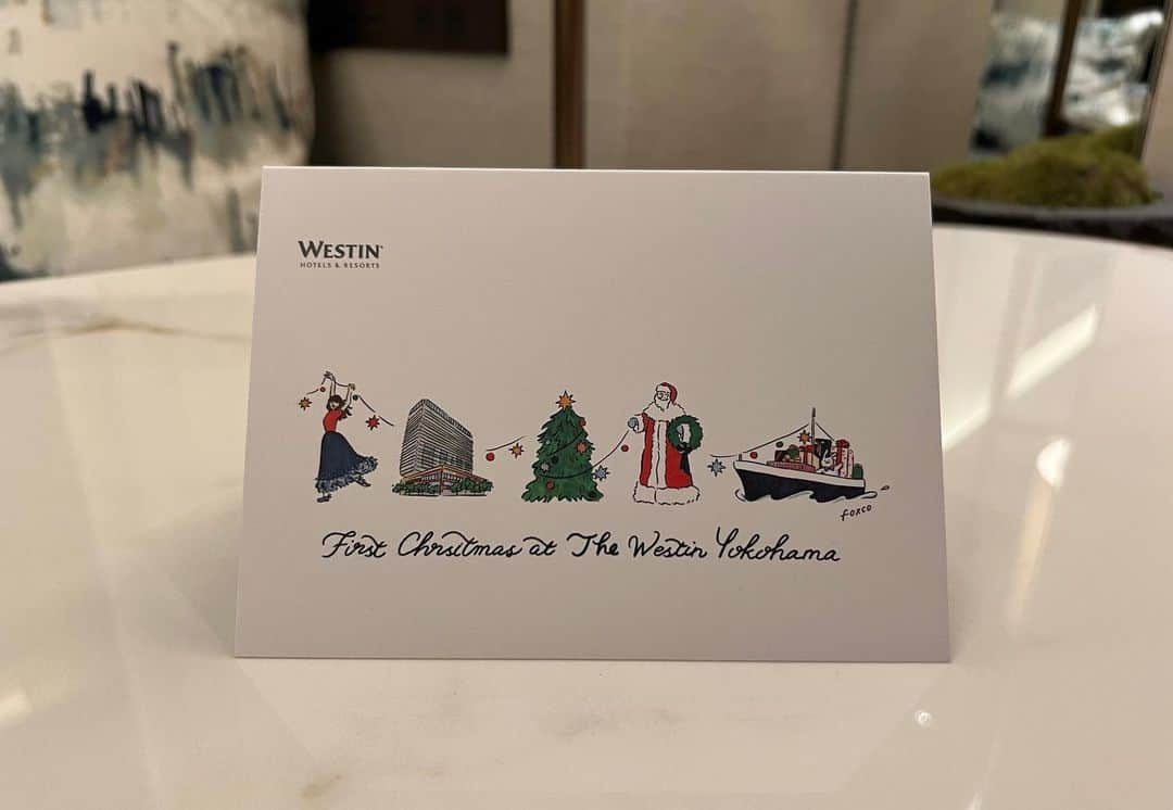 渡邉香織さんのインスタグラム写真 - (渡邉香織Instagram)「Work for @westinyokohama 🌲Greeting card for guest💌  新しくオープンしたウェスティン横浜の初めてのクリスマス🎄街や緑と”つながる“ことを大切にしているウェスティン横浜なのでみんなでライトを持って飾り付けをしている様子です💡」12月7日 21時58分 - foxco_kaori