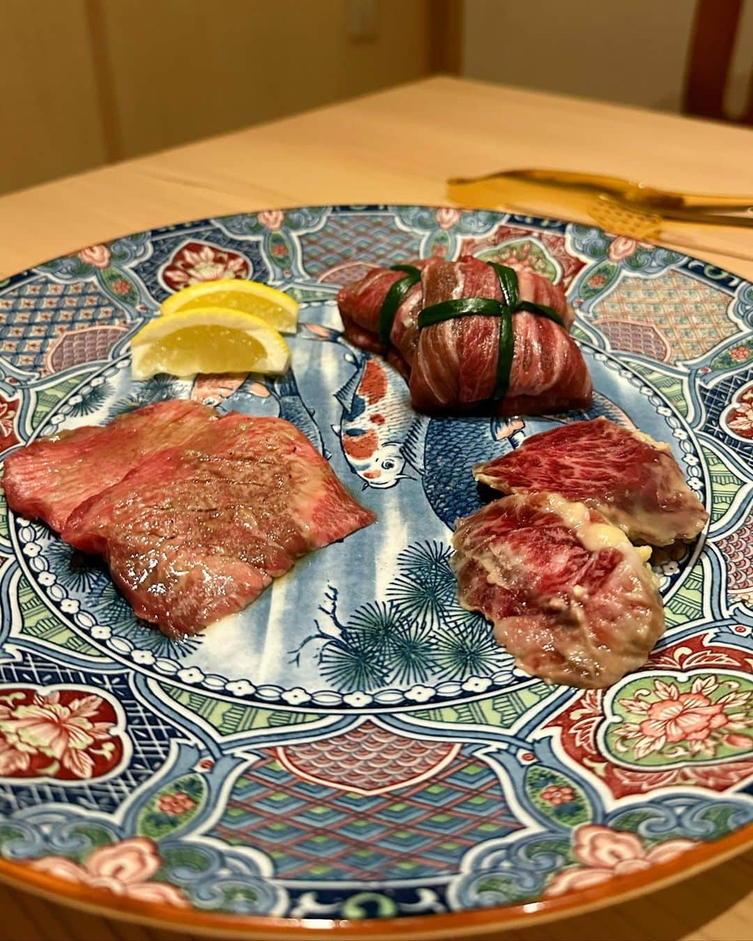 サキ吉さんのインスタグラム写真 - (サキ吉Instagram)「家族焼肉行ってきたよー🥩‪🔥 恵比寿にある個室焼肉の富士門さん🙋‍♀️💕 ． 出産してからなかなか焼肉に行けなかったんだけど、 ここの個室なら綺麗だし赤ちゃんいても安心👶🍼✨️ ． コースも本当に美味しくて🥹💕 料理の良さは後ほどリールあげるからそっち見てみて🎥✨️ 大満足です🥰 友達、家族連れはもちろんデートにもぜひ！！！💕 ． ． ．  #恵比寿 #恵比寿グルメ  #恵比寿ディナー #恵比寿焼肉  #富士門 #子連れディナー #子連れok  #子連れ焼肉  #赤ちゃんのいる生活  #赤ちゃんのいる暮らし  #赤ちゃんとお出かけ  #赤ちゃんok  #焼肉デート #恵比寿デート #完全個室 #個室焼肉  #PR」12月8日 11時36分 - sakikichi1201