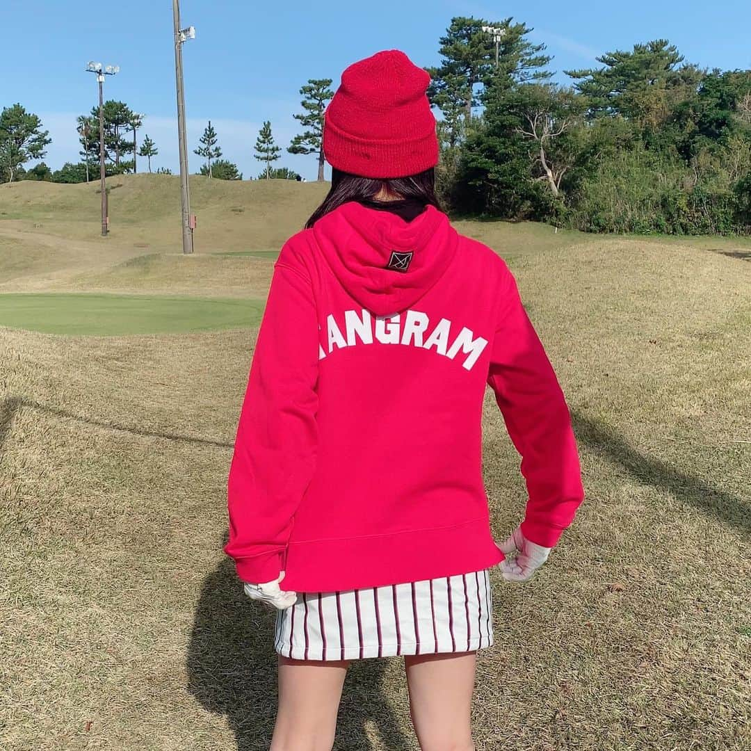 入来茉里さんのインスタグラム写真 - (入来茉里Instagram)「⛳️  年内最後のゴルフは両親と。  wear / @tangram_tokyo   #golf #golfstagram #golfday #golfwear #tangram #tangramgolf #ゴルフ #タングラム #ゴルフウェア #ゴルフウェアコーデ #ゴルフ女子」12月8日 19時10分 - iriki.mari_official