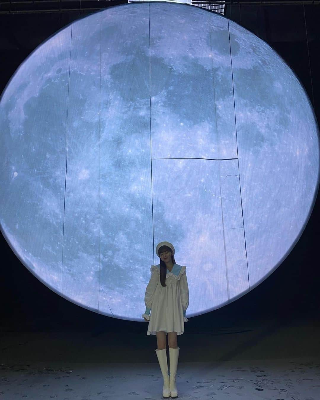 NiziUさんのインスタグラム写真 - (NiziUInstagram)「Blue Moonたくさん聞いてください🌙🤍 FNS歌謡祭とっても楽しかったです！ ・ ・ Blue Moon많이 들어주세용☺️🫶🏻 #niziu #withu #miihi #🐰🍞」12月8日 20時49分 - niziu_artist_official