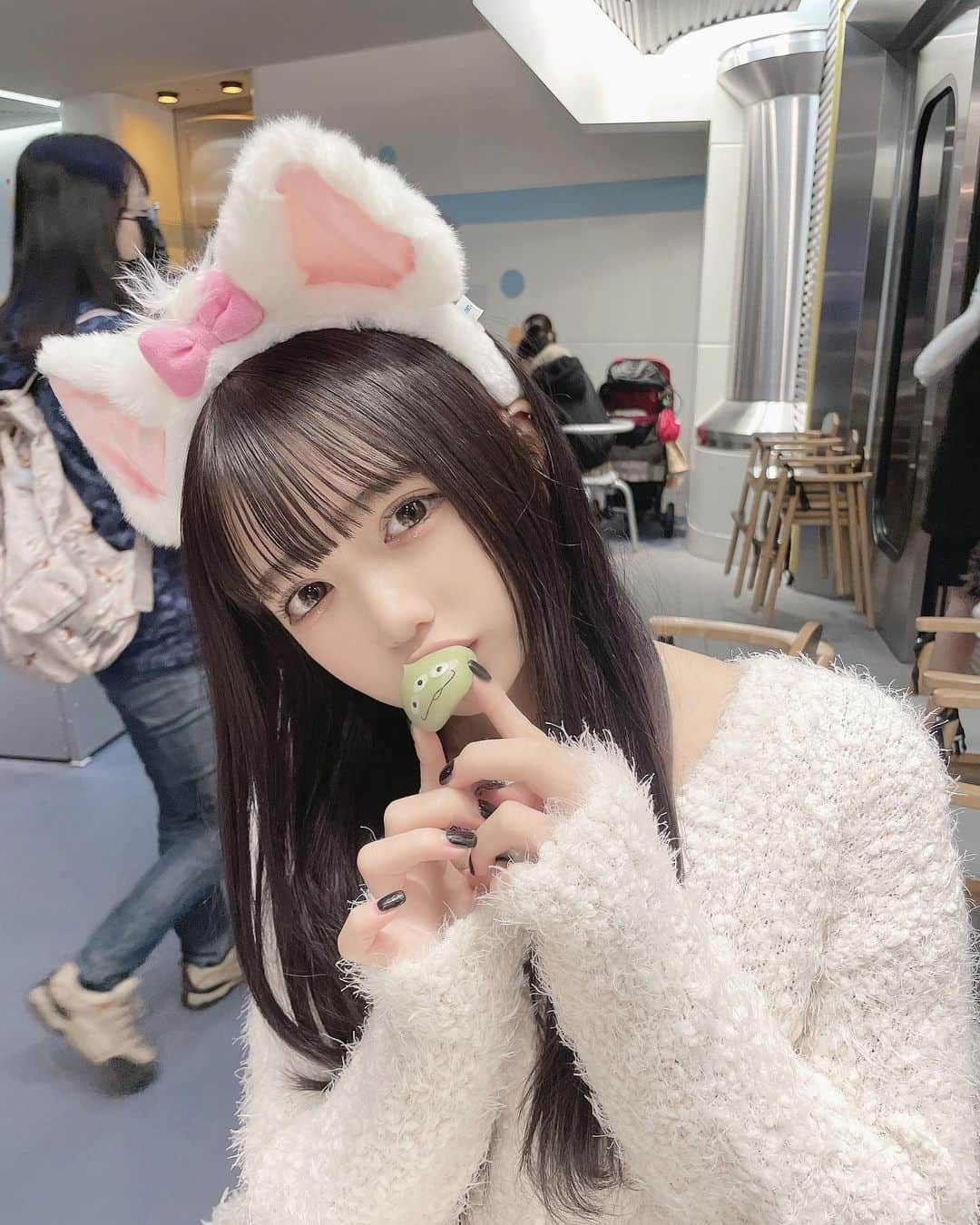 津代美月さんのインスタグラム写真 - (津代美月Instagram)「. 念願のマリーちゃん 🐈🪞 犬が好きやけど モチーフは昔から猫がすきだた  おしゃれキャットのグッズ集めたい  #ディズニー #ディズニーコーデ #disneyland #ディズニーランド」12月8日 22時18分 - __tsushiromizuki