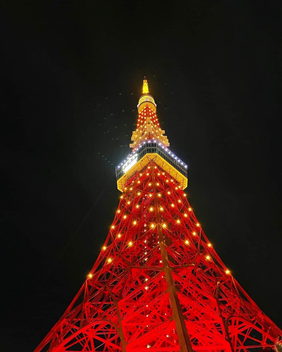 佐野友妃子さんのインスタグラム写真 - (佐野友妃子Instagram)「Moët & Chandon のイベントに行ってきました🍾🌛🖤  EFFERVESCENCE Tokyo 2022  @moetchandon   モエシャンカラーに輝く東京タワー🗼 の真下で素敵な音楽とシャンパンを頂きとても華やかな美しい空間🤍  とっても素敵な夜でした🌛  dress @andyoudressingroom   #MoetChandon #モエエシャンドン #MoetEffervescence #シャンパンの魔法と輝きを」12月8日 23時07分 - yukikosano1111