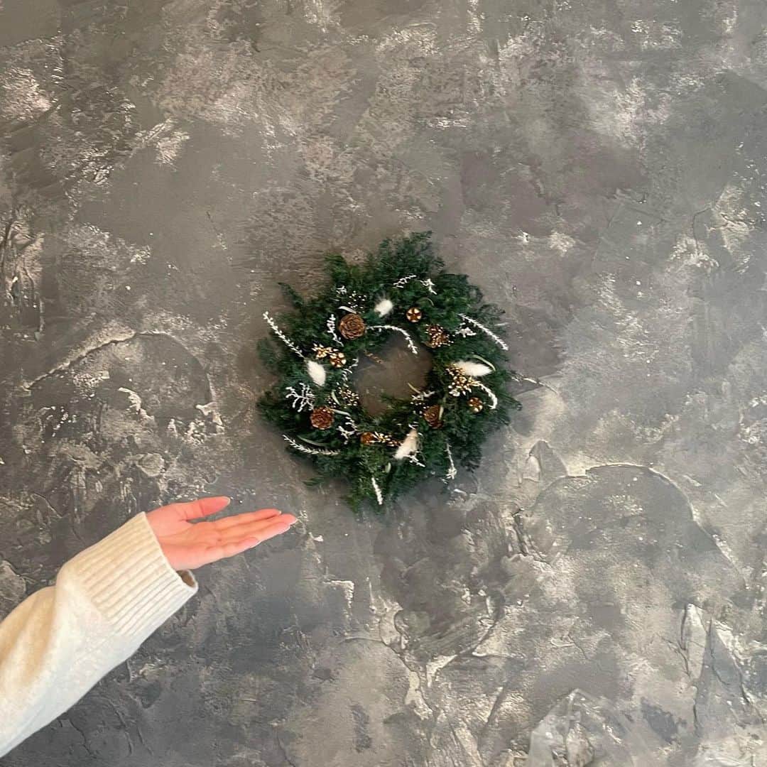 池上紗理依さんのインスタグラム写真 - (池上紗理依Instagram)「🎄 リース作り楽しかった♡ 何か作るのにハマってしまいそう。 （2枚目の手じわる🫴） #クリスマス #リース #ハンドメイド」12月9日 18時40分 - sarii_ikegami
