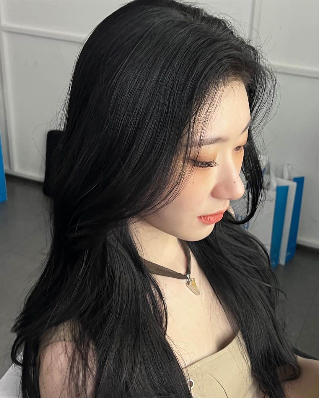 ITZYさんのインスタグラム写真 - (ITZYInstagram)「Cheshire 첫 일위!!🤭 Thank you MIDZY🖤🖤🐈‍⬛」12月9日 21時52分 - itzy.all.in.us