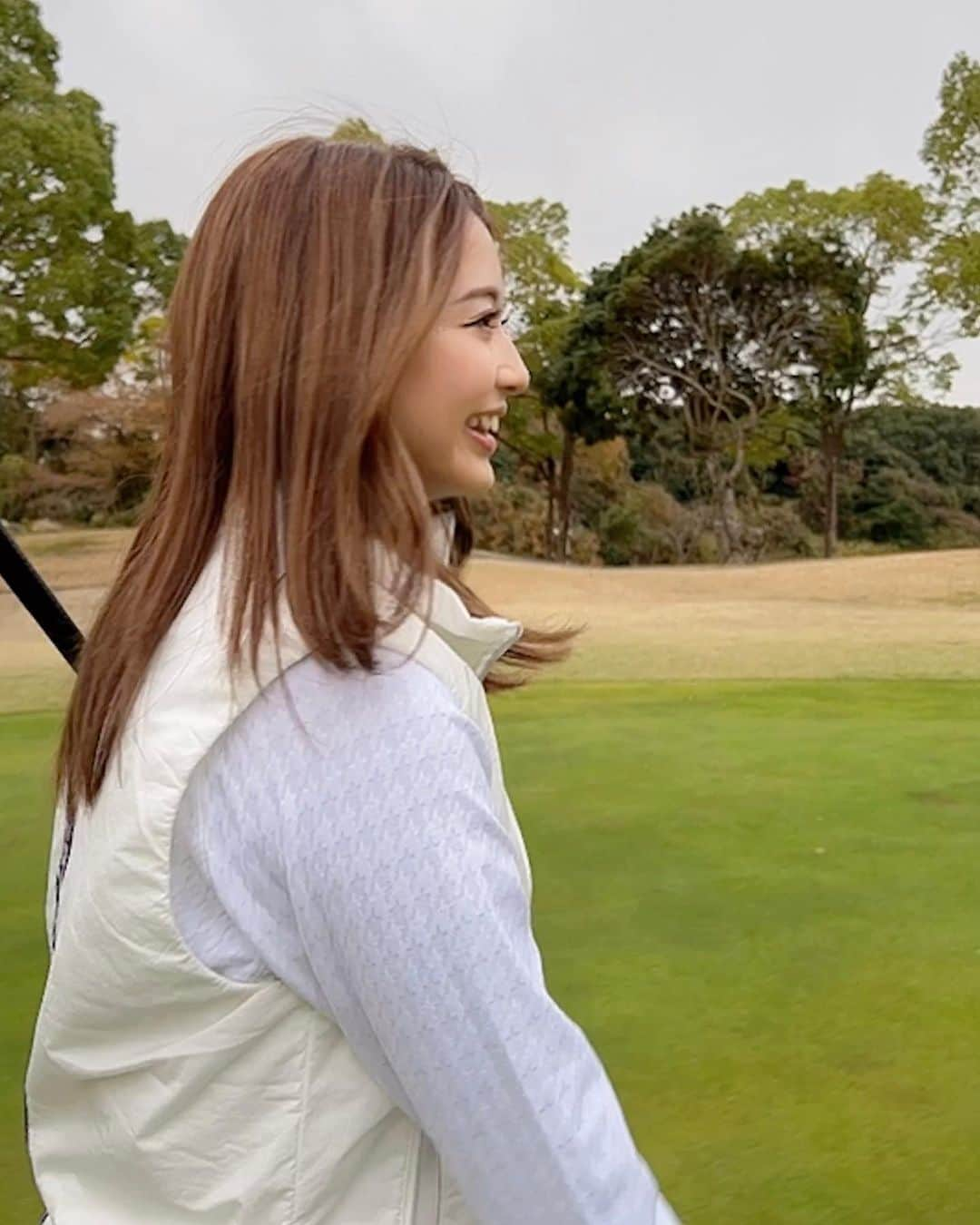 ひちゃんさんのインスタグラム写真 - (ひちゃんInstagram)「ホワイトコーデ⛳️✨」12月10日 6時18分 - hichan_golf