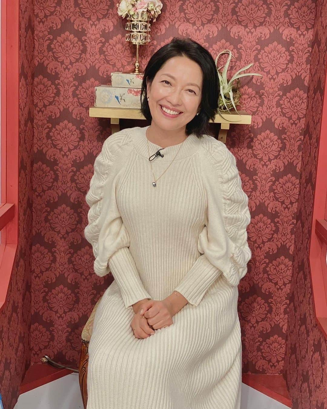 羽田美智子さんのインスタグラム写真 - (羽田美智子Instagram)「今夜NHK20:15〜『発想転換！世界を変えるシン・キング』に出演させていただきます。  名前の通り煌めくきらりちゃん、可愛い💕 娘、、孫？にしたい、、  頭を目一杯使う番組で眠っている脳が活性化される感覚になります。  良かったら一緒に考えながら番組ご覧くださいね！  そして明日11日は つくば市研究学園の『ブランデ』さんでトークショーをさせていただきます。  そのあと羽田甚商店のポップアップストアに立ちますので、良かったら遊びに来てくださいね❣️  研究学園店のあとは並木店に移動します。  皆様にお会いできること楽しみにしています❣️  earrings... @vendomeboutique_official neckless,bracelet,rings... @vendomeaoyama_official」12月10日 11時04分 - michikohada