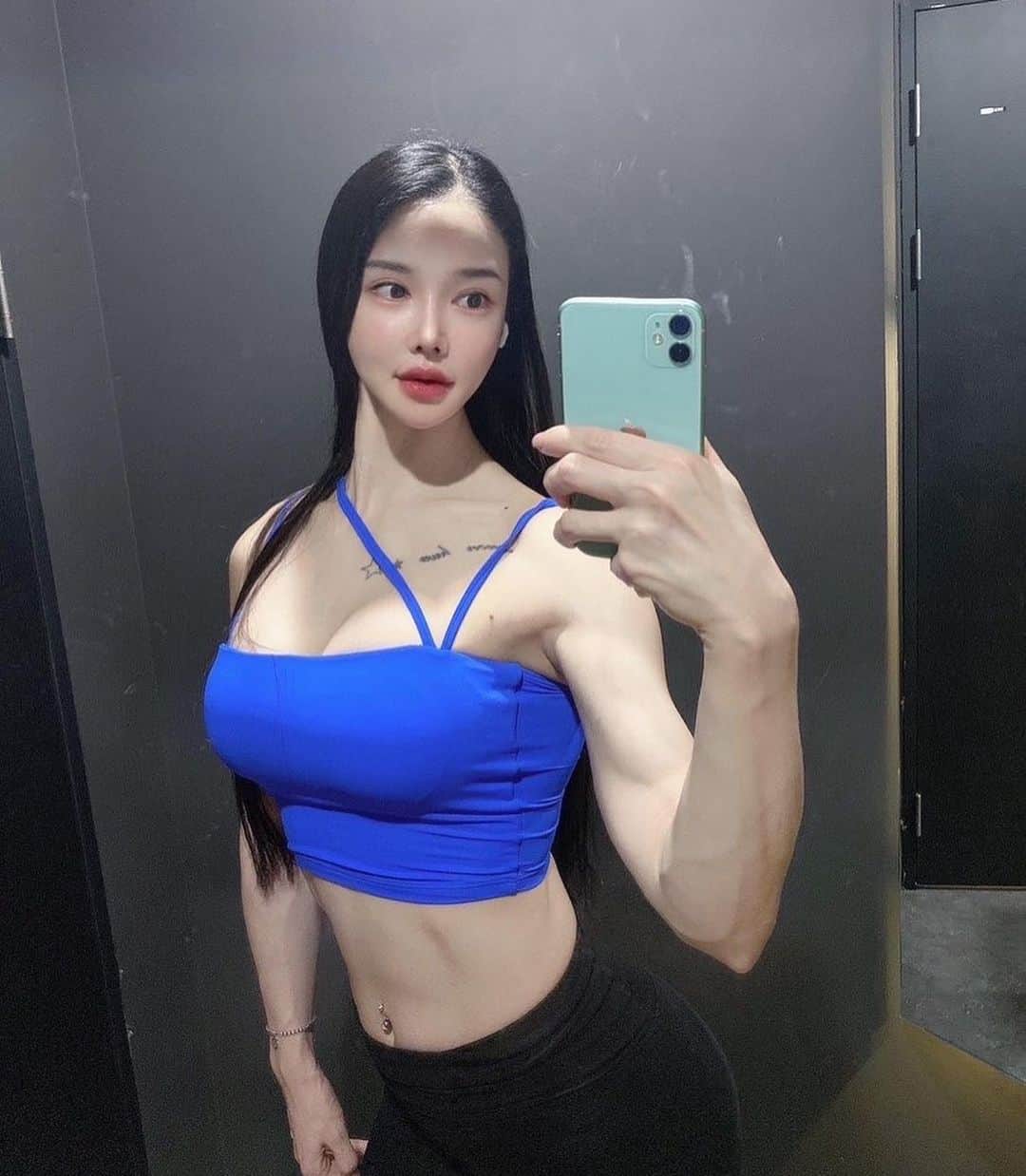 BodyON Koreaさんのインスタグラム写真 - (BodyON KoreaInstagram)「🔥생각과 삶이 멋진 #운동 피플들을 바디온코리아는 응원합니다! | | wow @j.siasia 👍😎💕 | | 🍀자신 or 주변 지인 중에 짐패션 핫피플 계시면 DM 보내주세요📩 | | #필라네스강사 #diet #trainer #필라테스 #fit #girl #selfie #model #abs #운동복 #셀피 #일상 #거울샷#instagood #브라탑 #healthy #눈바디 #fitness #얼짱 #몸짱 #body #몸스타그램 #바디스타그램 #모델#국내여행 #다이어터 #헬스 #여행에미치다 #pilates」12月10日 12時31分 - bodyonkorea